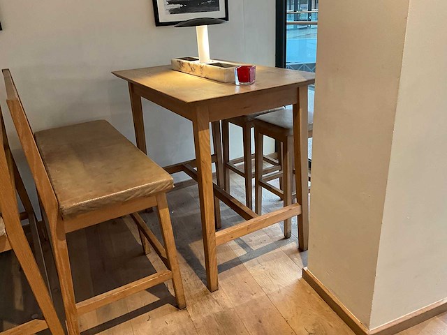 Hutten - bartafel met bank en 2 barkrukken (2x) - afbeelding 4 van  7