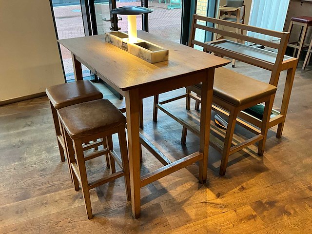 Hutten - bartafel met bank en 2 barkrukken - afbeelding 1 van  8