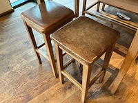 Hutten - bartafel met bank en 2 barkrukken - afbeelding 3 van  8