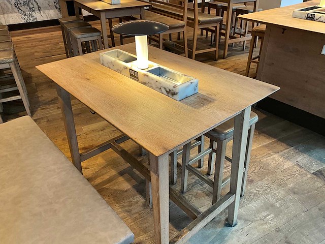 Hutten - bartafel met bank en 2 barkrukken - afbeelding 8 van  8