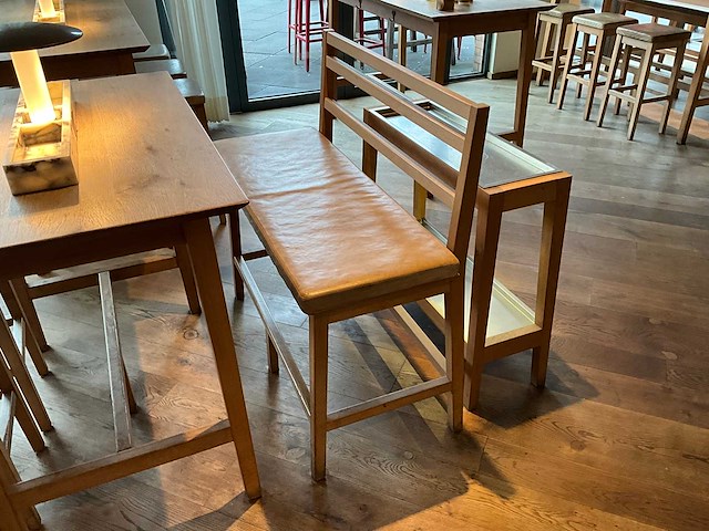 Hutten - bartafel met bank en 2 barkrukken - afbeelding 4 van  8