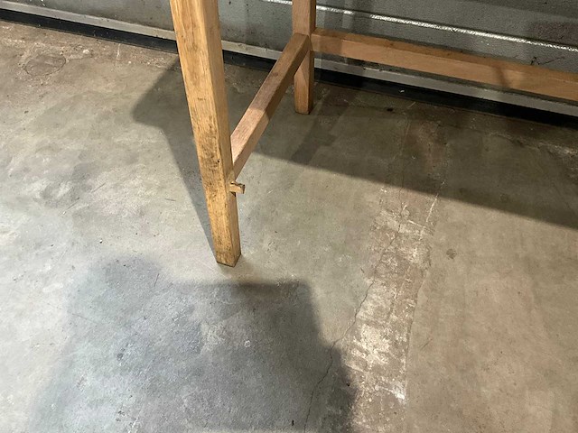 Hutten - bartafel met bank en 2 barkrukken - afbeelding 8 van  8