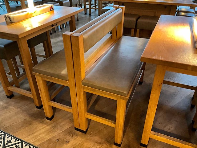 Hutten - bartafel met bank en 2 krukken (2x) - afbeelding 4 van  7