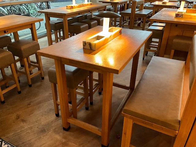 Hutten - bartafel met bank en 2 krukken (2x) - afbeelding 5 van  7