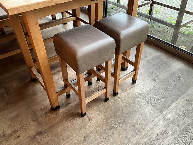 Hutten - bartafel met bank en 2 krukken (2x) - afbeelding 4 van  8