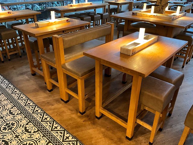 Hutten - bartafel met bank en 2 krukken (2x) - afbeelding 1 van  7