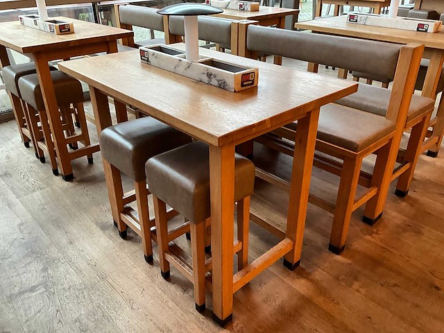 Hutten - bartafel met bank en 2 krukken (2x) - afbeelding 3 van  9