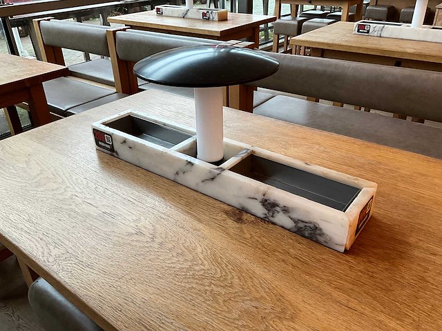 Hutten - bartafel met bank en 2 krukken (2x) - afbeelding 5 van  9