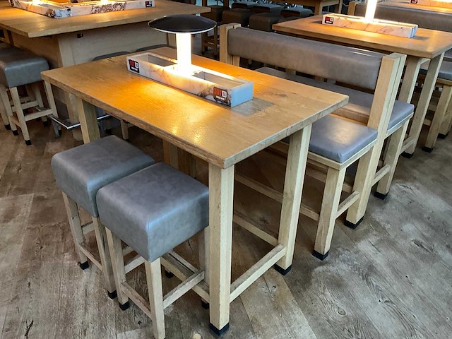 Hutten - bartafel met bank en 2 krukken - afbeelding 4 van  7