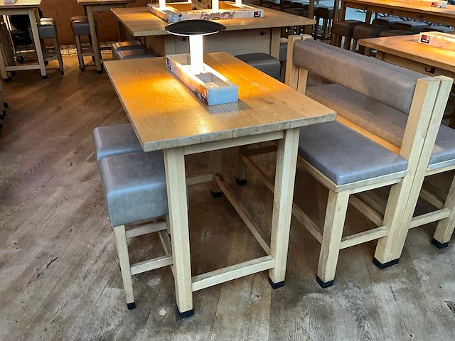 Hutten - bartafel met bank en 2 krukken - afbeelding 5 van  7