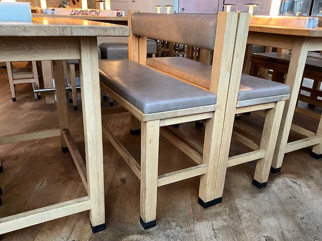 Hutten - bartafel met bank en 2 krukken - afbeelding 7 van  7