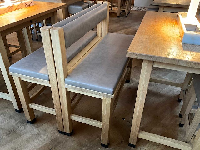 Hutten - bartafel met bank en 2 krukken - afbeelding 4 van  5