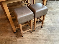 Hutten - bartafel met bank en 2 krukken - afbeelding 3 van  7