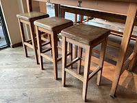 Hutten - bartafel met bank en 3 barkrukken - afbeelding 3 van  8