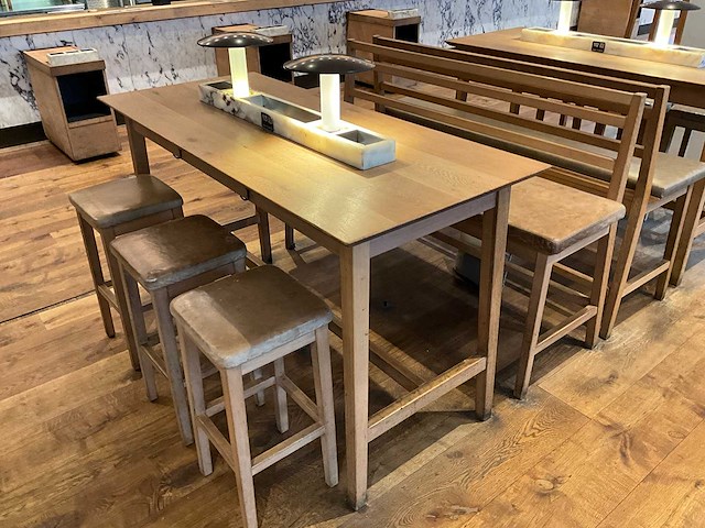 Hutten - bartafel met bank en 3 barkrukken - afbeelding 1 van  8