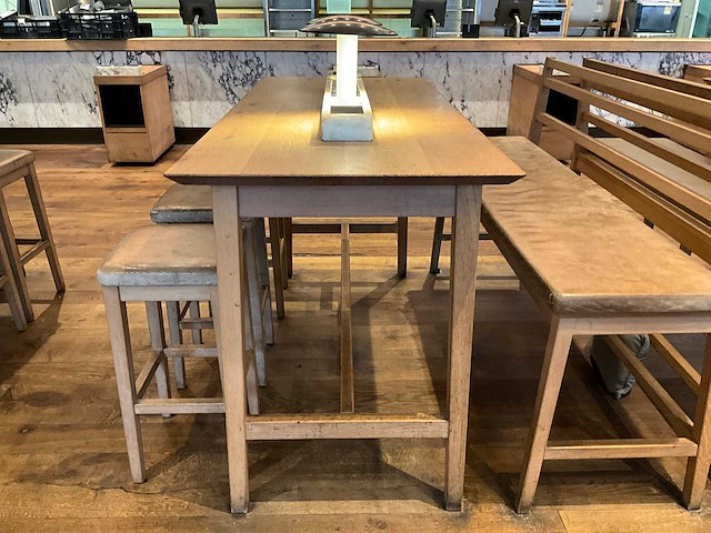 Hutten - bartafel met bank en 3 barkrukken - afbeelding 4 van  8