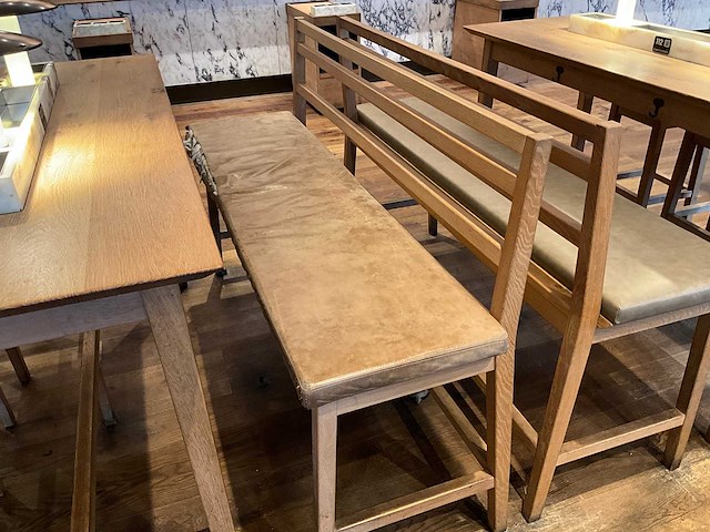 Hutten - bartafel met bank en 3 barkrukken - afbeelding 5 van  8