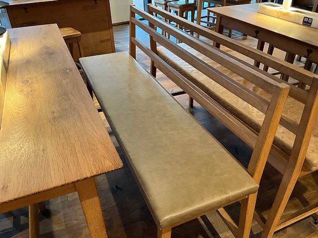 Hutten - bartafel met bank en 3 barkrukken - afbeelding 7 van  7