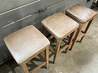 Hutten - bartafel met bank en 3 barkrukken - afbeelding 7 van  7