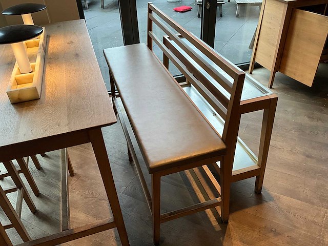 Hutten - bartafel met bank en 3 barkrukken - afbeelding 6 van  8
