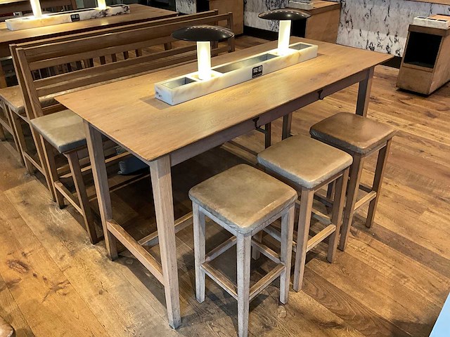 Hutten - bartafel met bank en 3 barkrukken - afbeelding 1 van  7