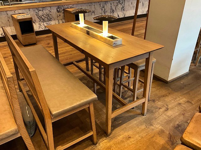 Hutten - bartafel met bank en 3 barkrukken - afbeelding 4 van  7