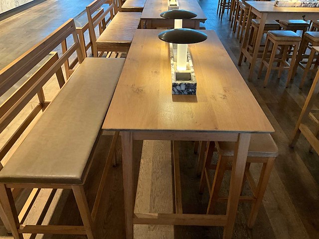 Hutten - bartafel met bank en 3 krukken - afbeelding 2 van  8