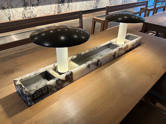 Hutten - bartafel met bank en 3 krukken - afbeelding 7 van  8