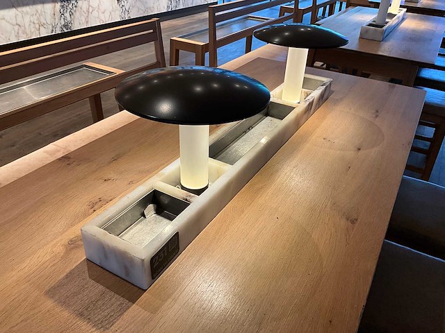 Hutten - bartafel met bank en 3 krukken - afbeelding 5 van  8