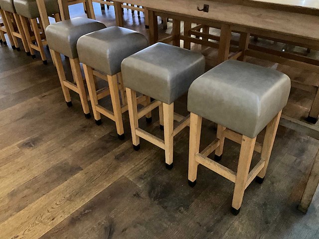 Hutten - bartafel met bank en 4 barkrukken (2x) - afbeelding 9 van  9