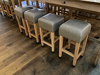 Hutten - bartafel met bank en 4 barkrukken (2x) - afbeelding 9 van  9