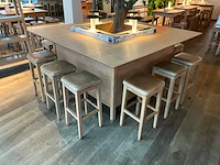 Hutten - bartafel met boom en 12 barkrukken - afbeelding 3 van  11