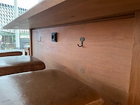 Hutten - bartafel met boom en 12 barkrukken - afbeelding 9 van  11