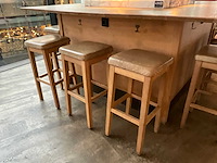 Hutten - bartafel met boom en 12 barkrukken - afbeelding 3 van  7