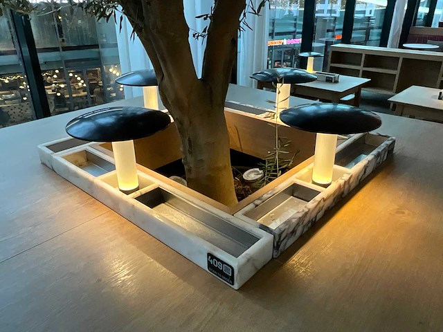 Hutten - bartafel met boom en 12 barkrukken - afbeelding 5 van  7