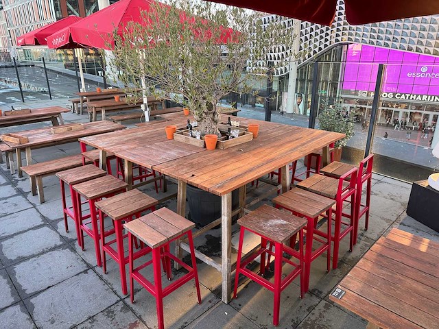 Hutten - bartafel met boom - afbeelding 5 van  12