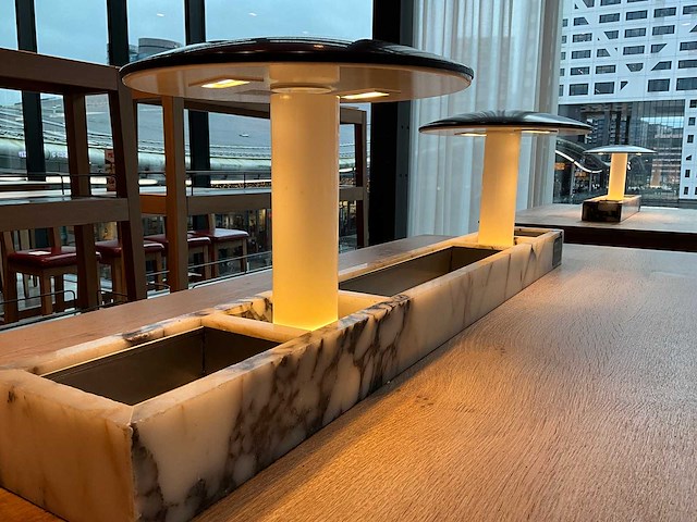 Hutten - bartafel met marmeren opbouw en verlichting - afbeelding 3 van  4