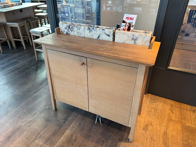 Hutten - bestekkast - afbeelding 1 van  6