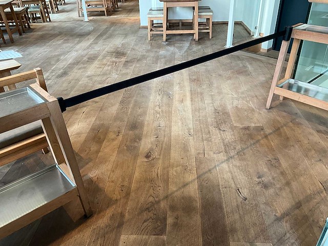 Hutten - bijzettafel (2x) met led-verlichting en afzetkoord - afbeelding 2 van  5