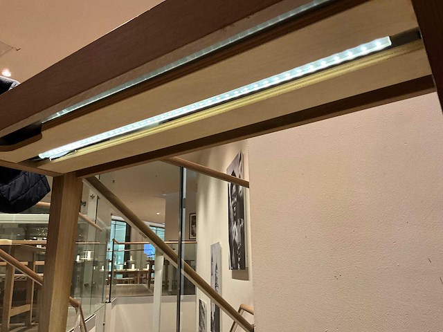 Hutten - bijzettafel met led-verlichting - afbeelding 4 van  4