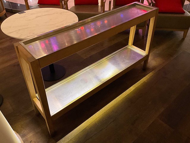 Hutten - bijzettafel met led-verlichting - afbeelding 2 van  5