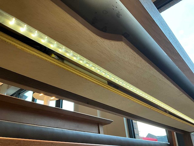 Hutten - bijzettafel met led-verlichting - afbeelding 5 van  5