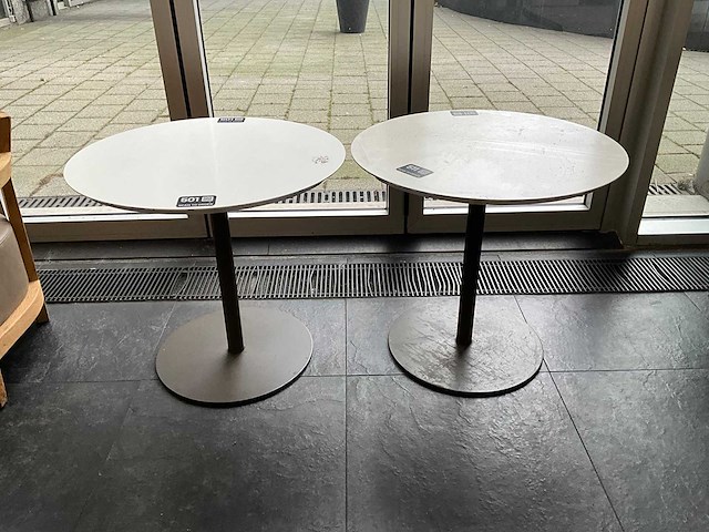 Hutten - bistrotafel ø 68 cm (2x) - afbeelding 1 van  1