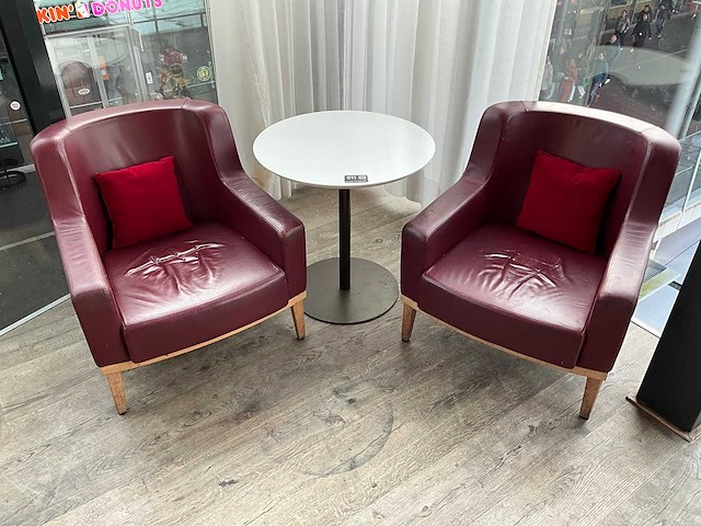 Hutten - bistrotafel met 2 fauteuils - afbeelding 1 van  4