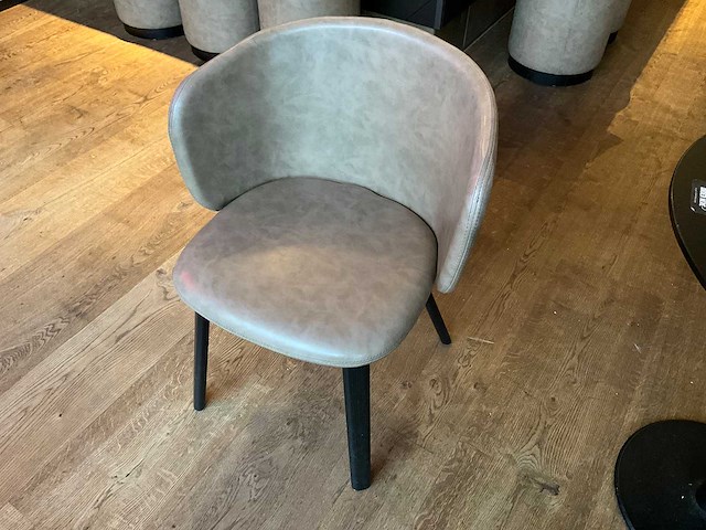 Hutten - bistrotafel met 2 lederen stoelen (2x) - afbeelding 6 van  6