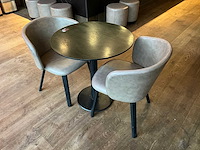 Hutten - bistrotafel met 2 lederen stoelen - afbeelding 1 van  4