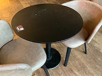 Hutten - bistrotafel met 2 lederen stoelen - afbeelding 3 van  4