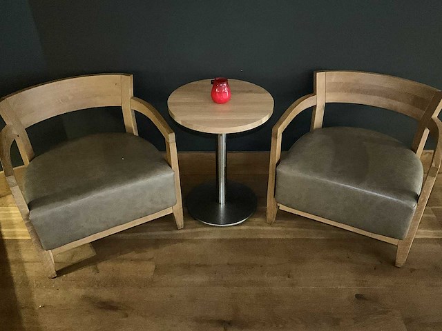 Hutten - bistrotafel met 2 loungestoelen - afbeelding 1 van  7