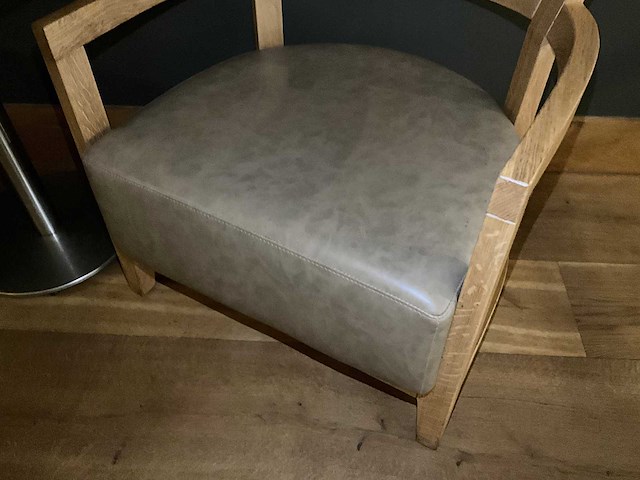 Hutten - bistrotafel met 2 loungestoelen - afbeelding 4 van  7