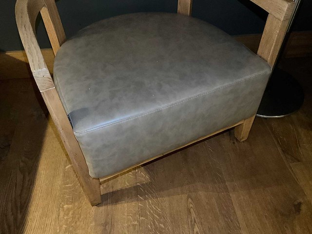 Hutten - bistrotafel met 2 loungestoelen - afbeelding 5 van  6